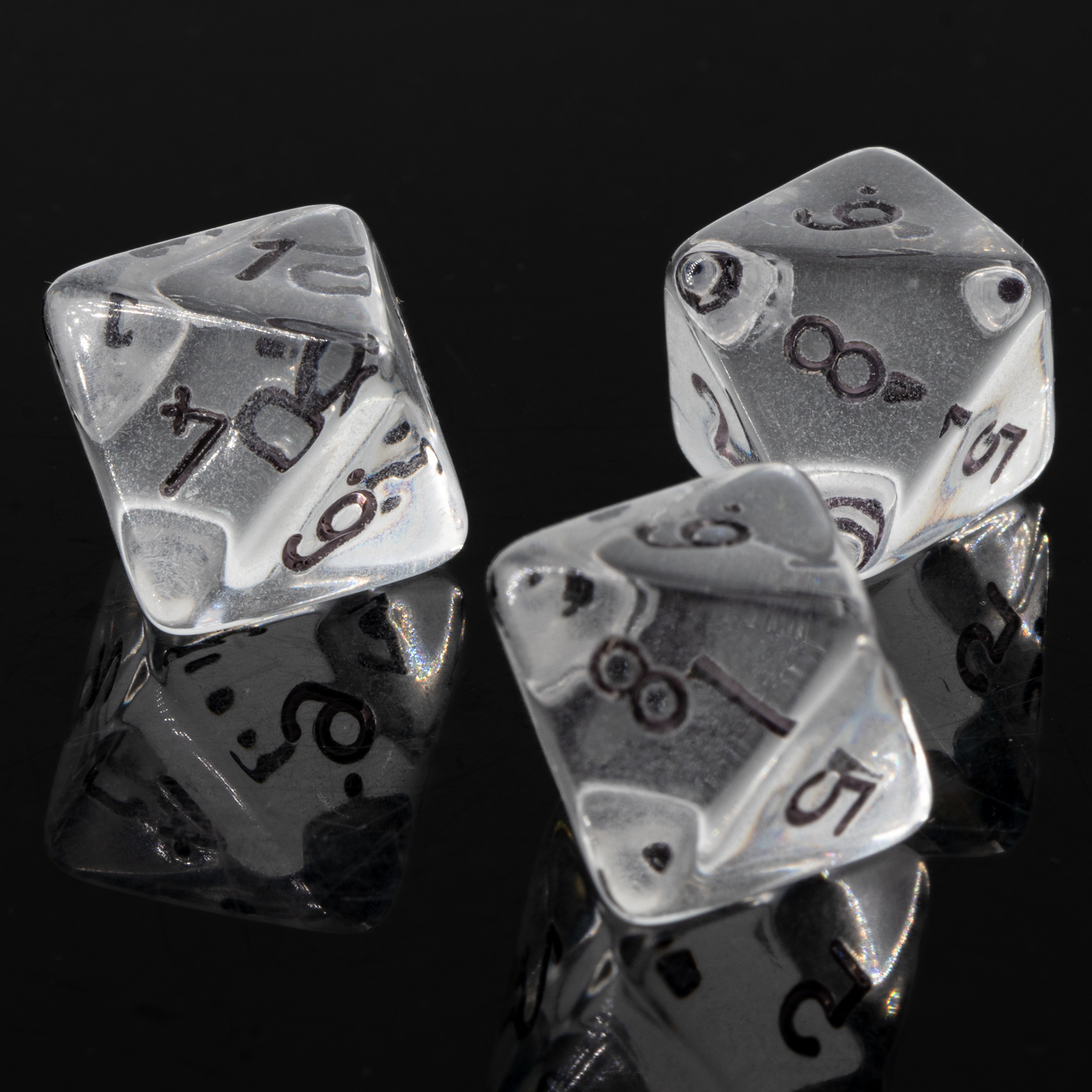 W8 dice in glasklar transparent / schwarz Transparent