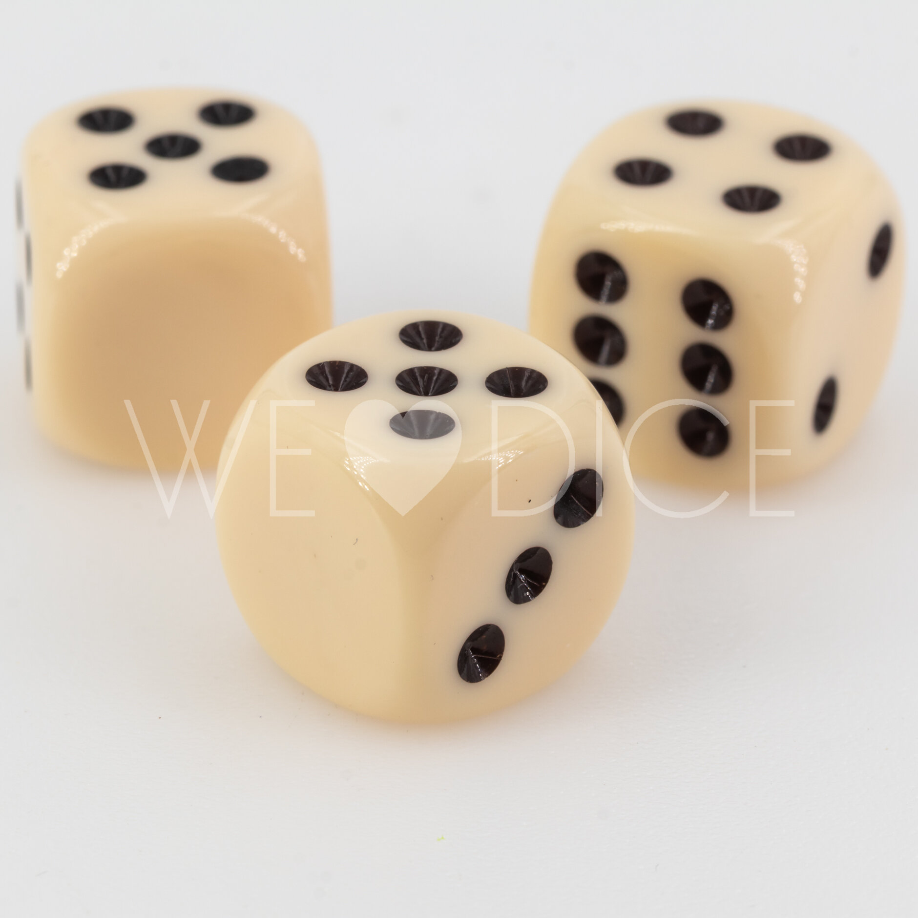 16mm Würfel in elfenbein / schwarz Satt ohne "1"