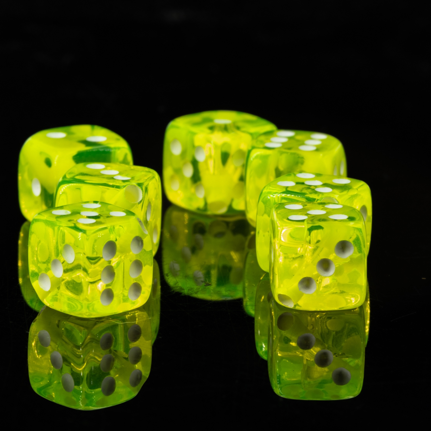 8mm Würfelperle  - neon gelb / weiß  Transparent, 