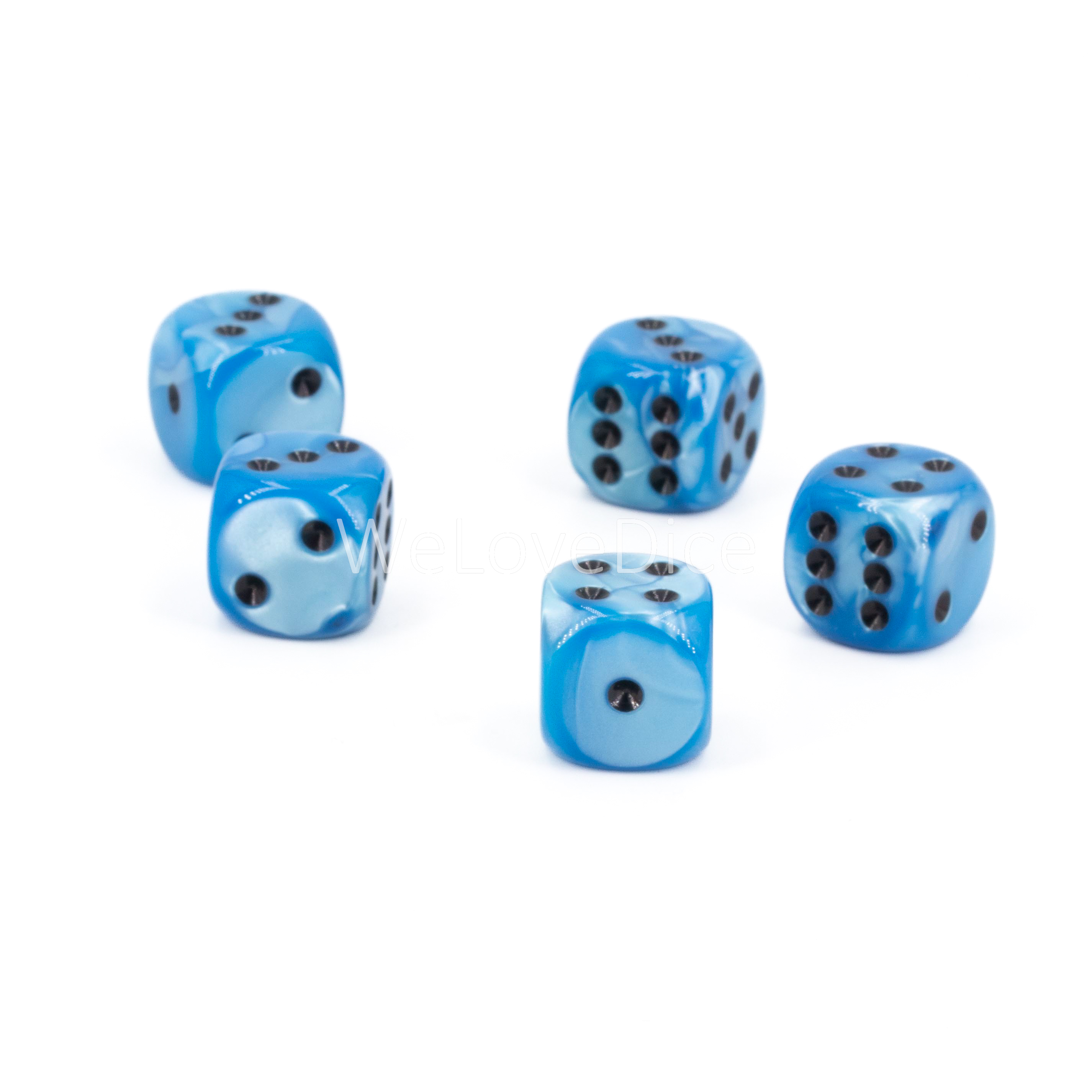 16mm Würfel in blau / schwarz Seide