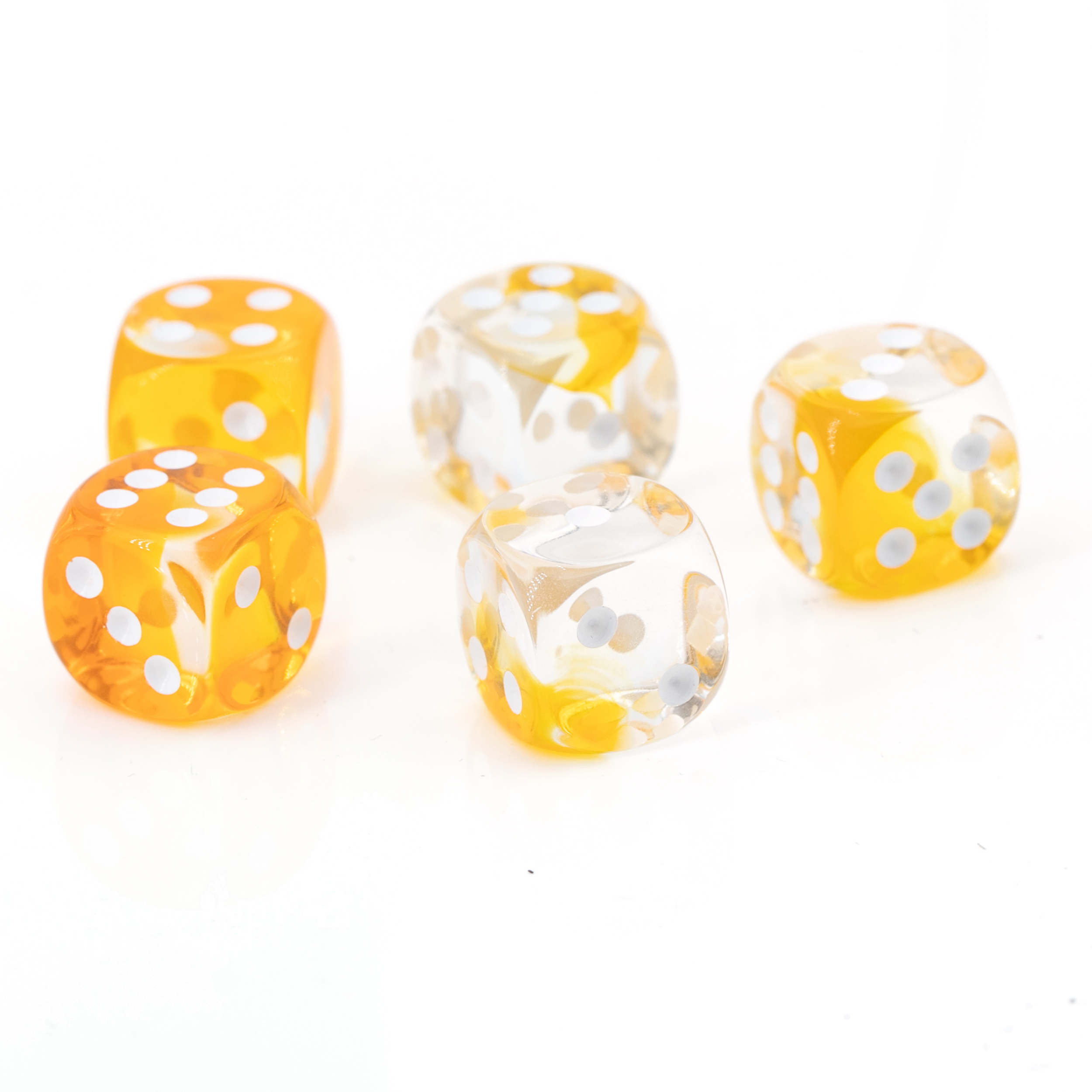 16mm Würfel in kristall orange  / weiß 2-Ton