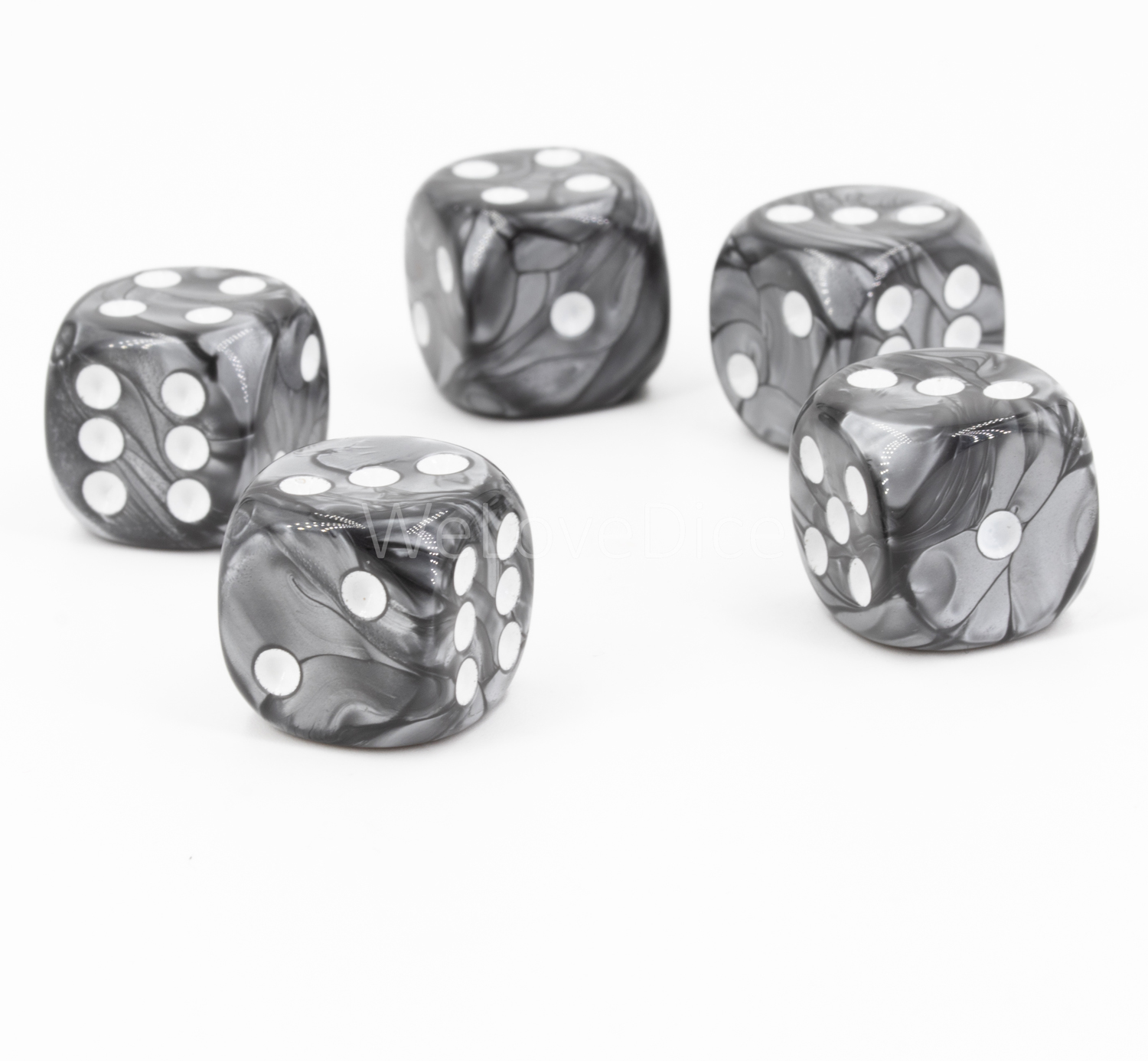 14mm Würfel in silbergrau / weiss Seide