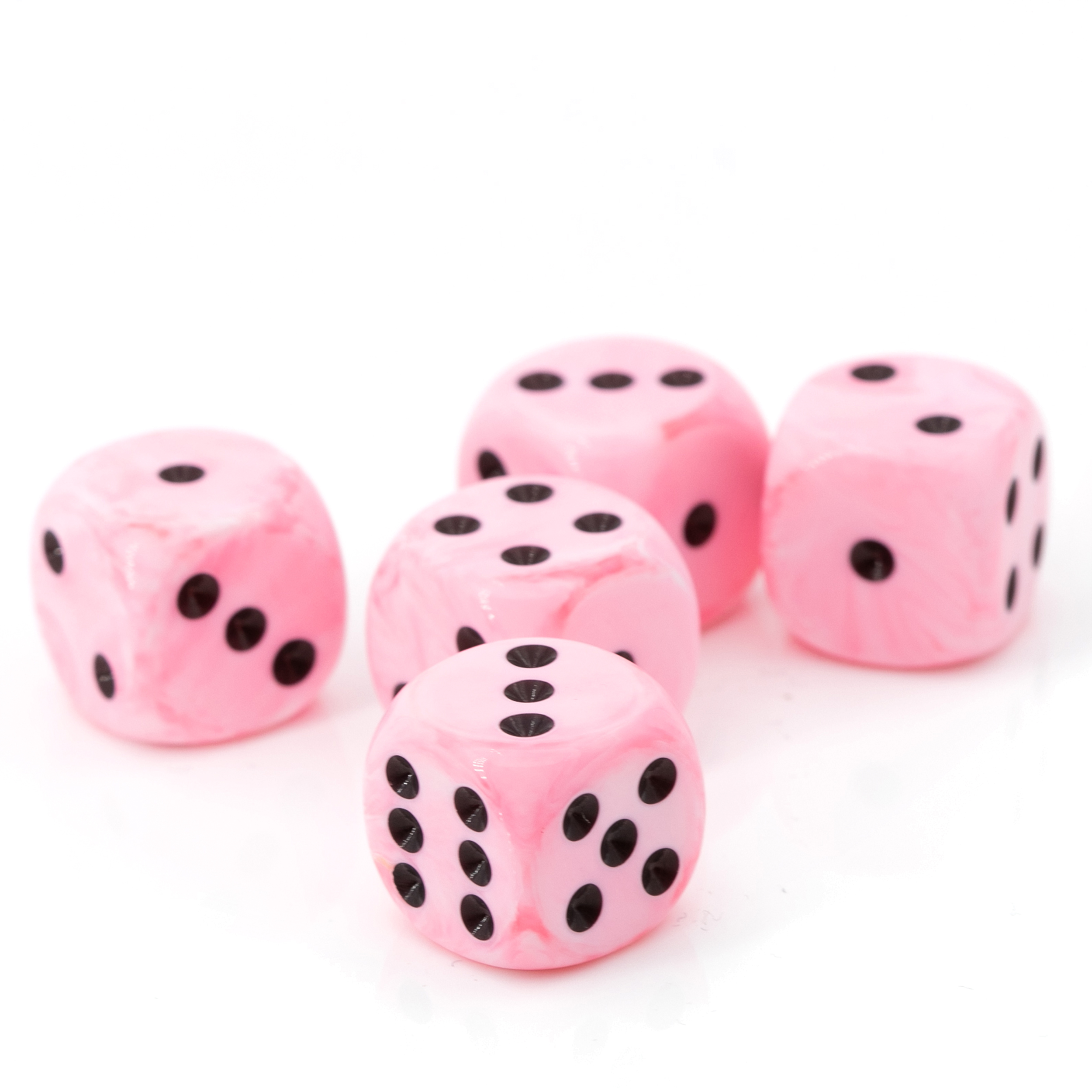 12mm Würfel in ice cream pink / schwarz Marmor