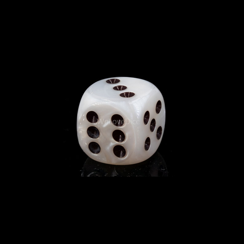 10mm Würfel in weiß / schwarz Seide