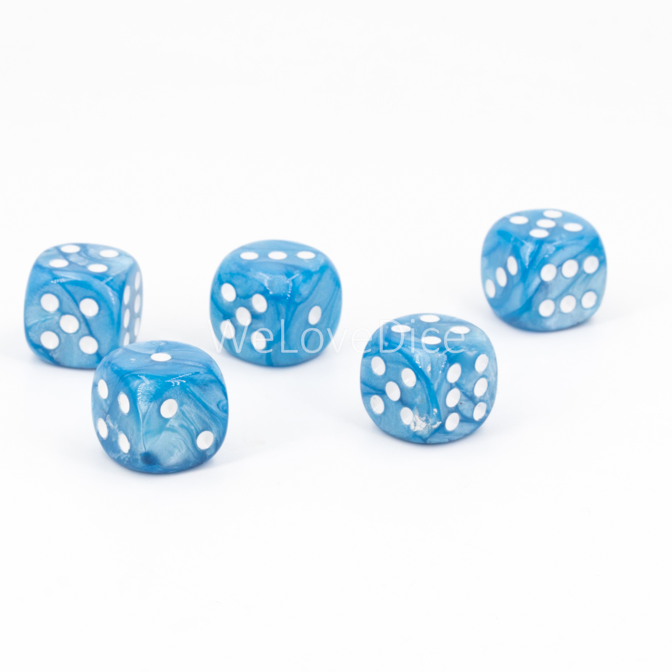 16mm Würfel in blau /weiß Seide