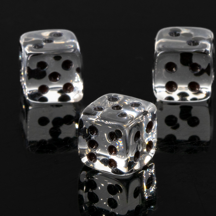 8mm Würfel in glasklar transparent / schwarz Transparent