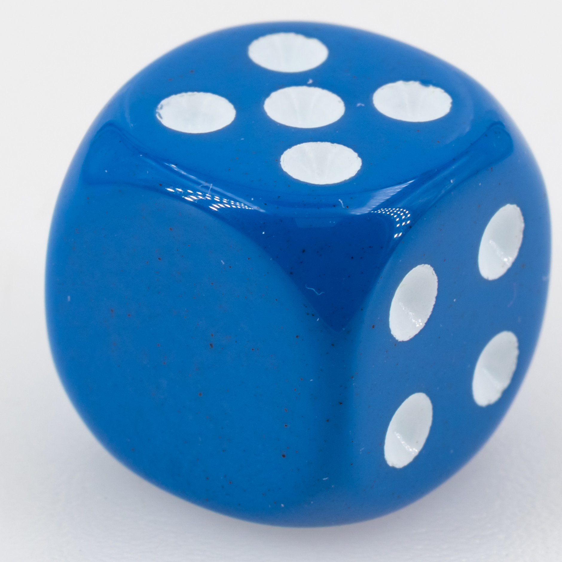 16mm Würfel in dunkelblau / weiß Satt ohne "6"