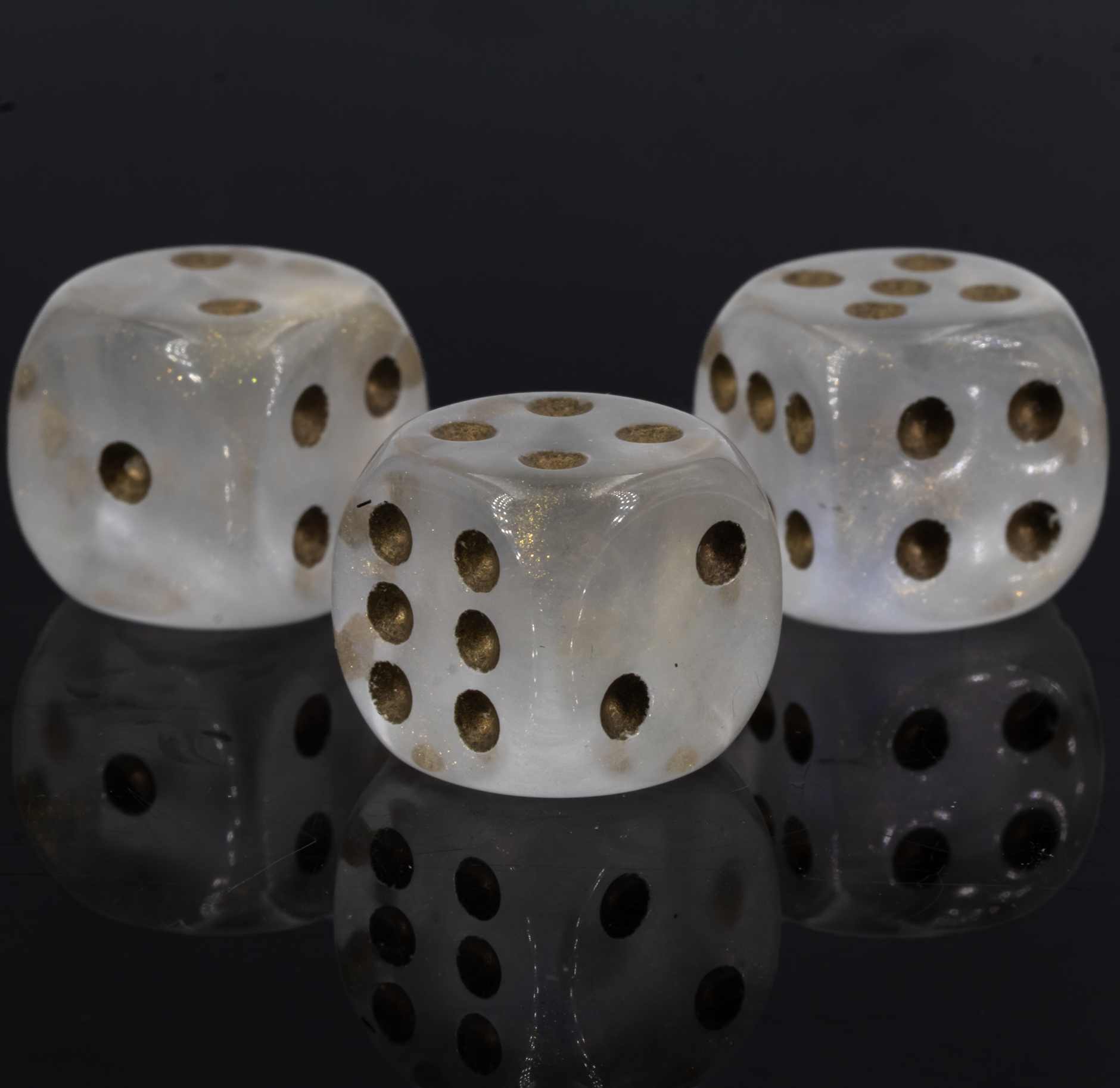 16mm Würfel in goldstaub / gold Transparent, Opal, Glitter, Seide