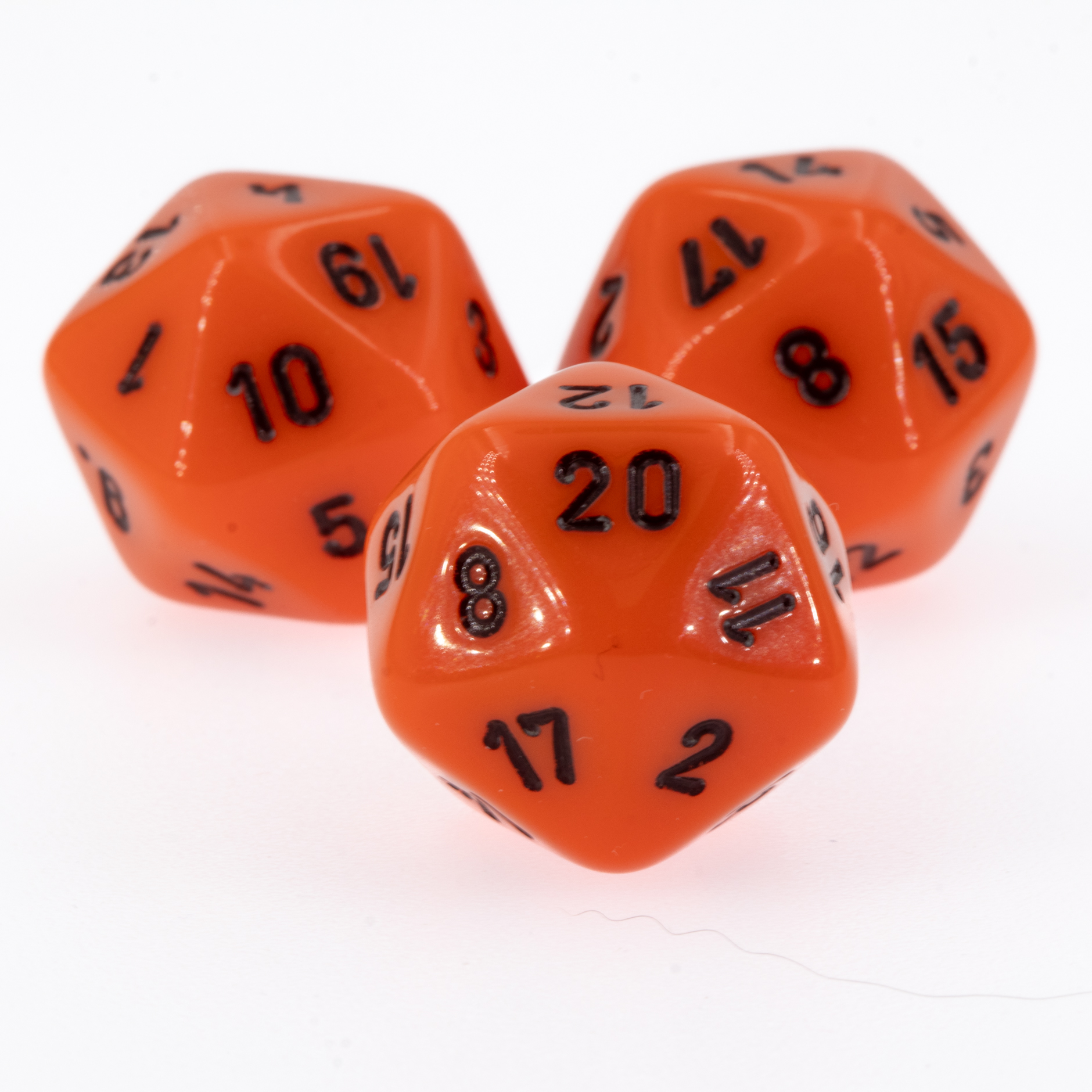 W20 Würfel in orange / schwarz Satt