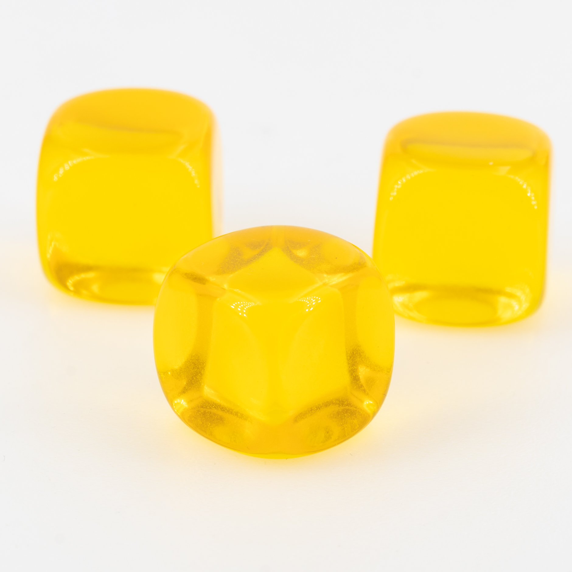 16mm Blanko Würfel in gelb transparent Transparent
