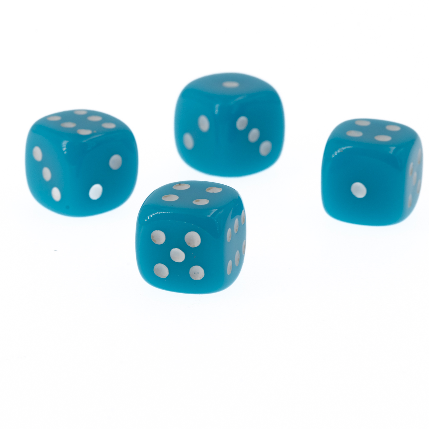 10mm Würfel in türkis / weiss Satt