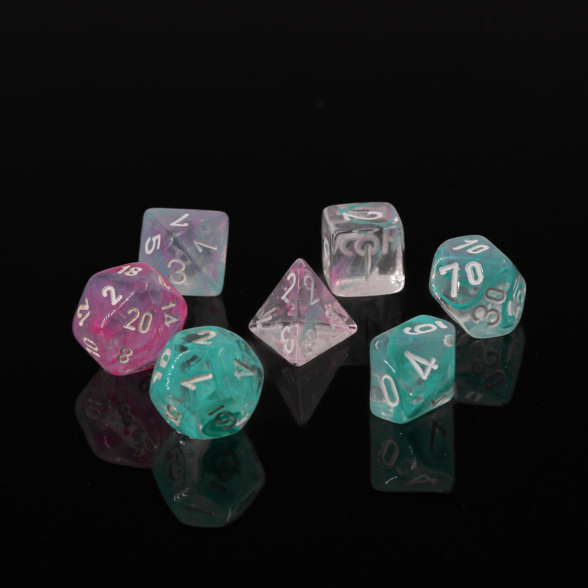 Mini-hedral Nebula® Polyhedral Wisteria / weiß 7-Würfel Set