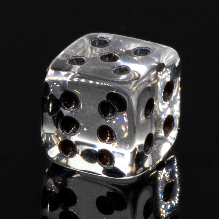 7mm Würfel in glasklar transparent / schwarz Transparent