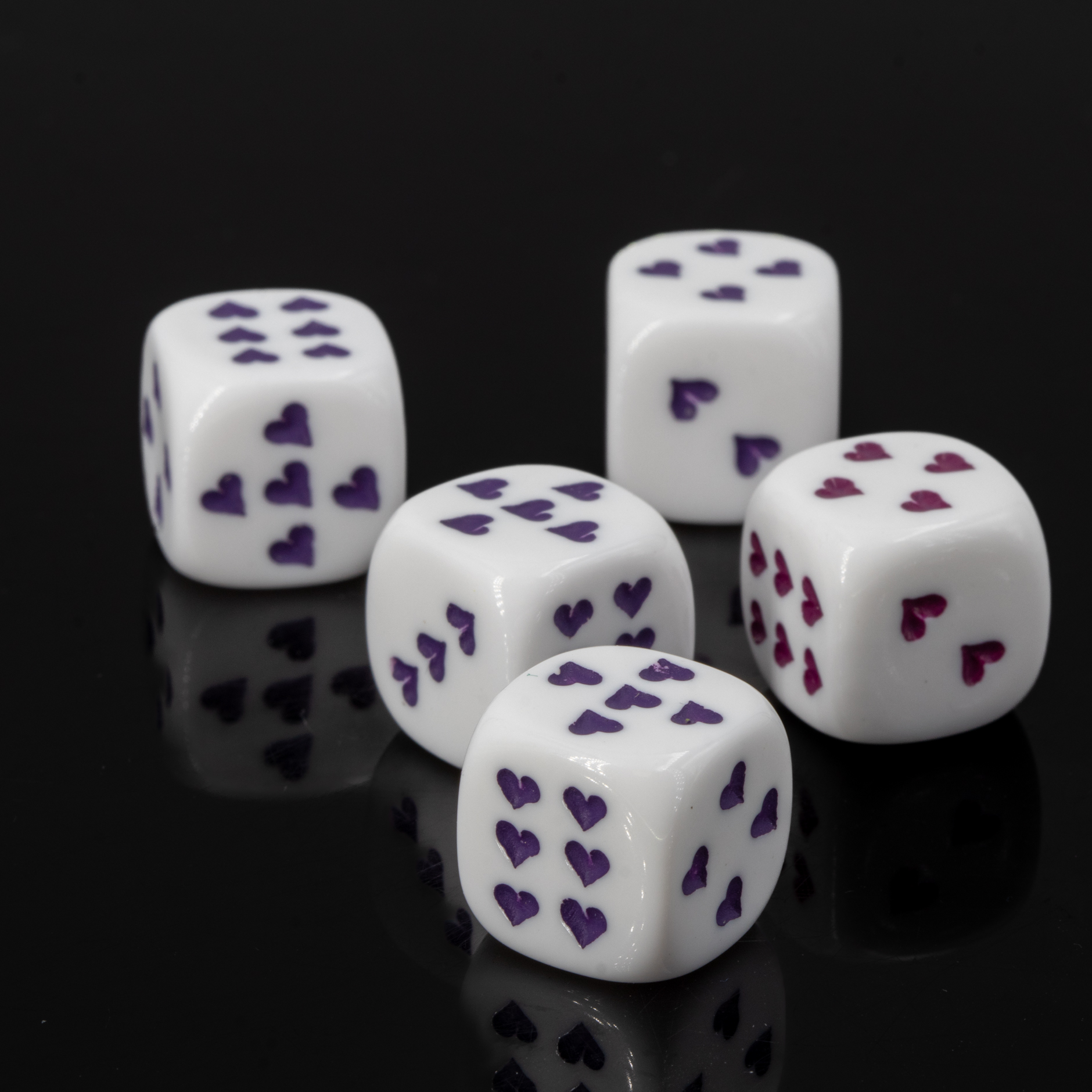 Herz Würfel in weiss / lila Satt