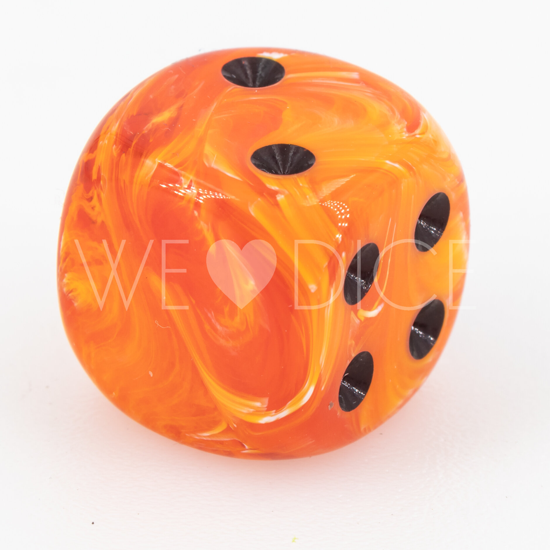 16mm Würfel in kürbis orange / schwarz Marmor ohne "1"