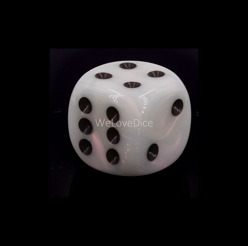 14mm Würfel in weiß / schwarz Seide