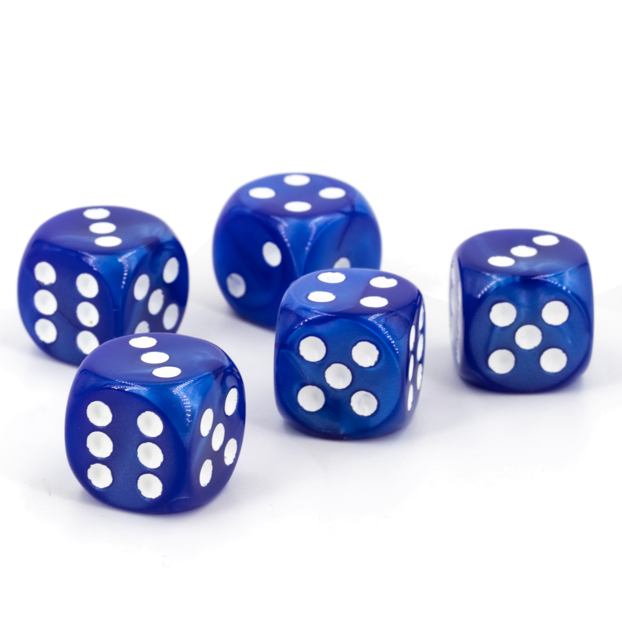 10mm Würfel in blau / weiß Seide