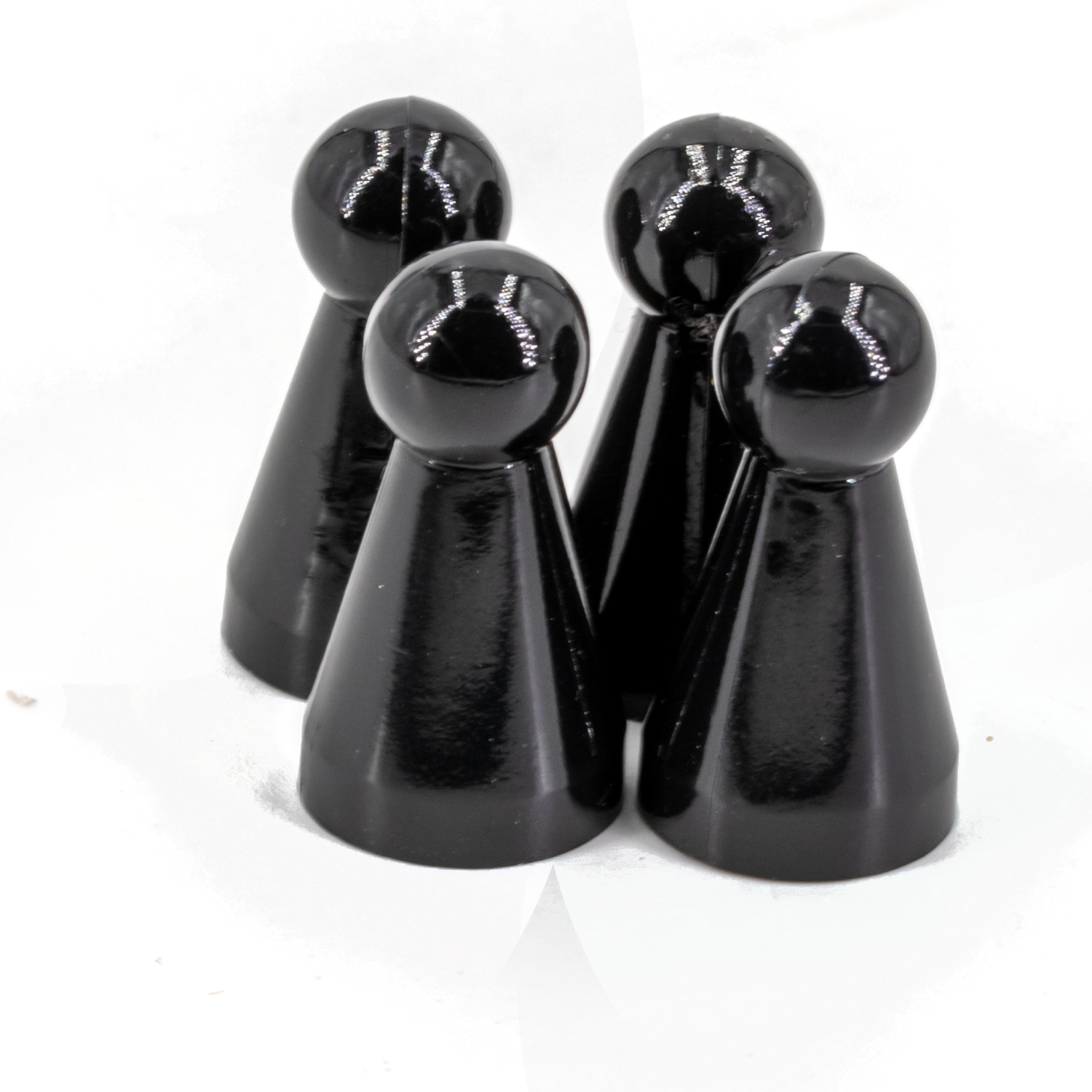 Halmakegel in schwarz 