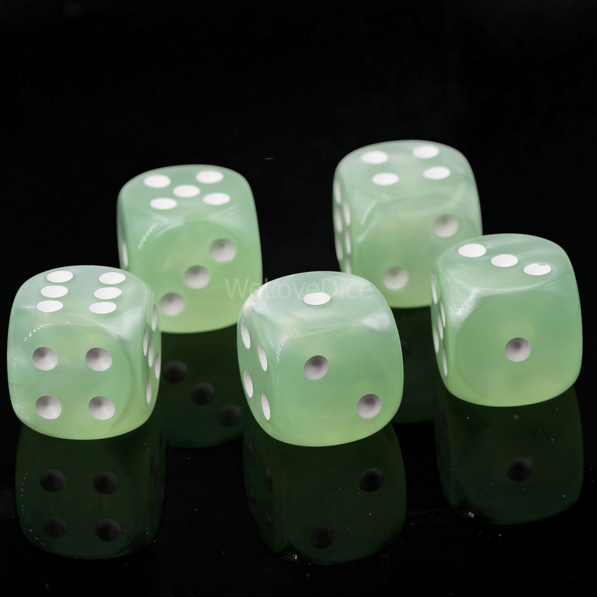 30mm Würfel in grün / weiß Seide