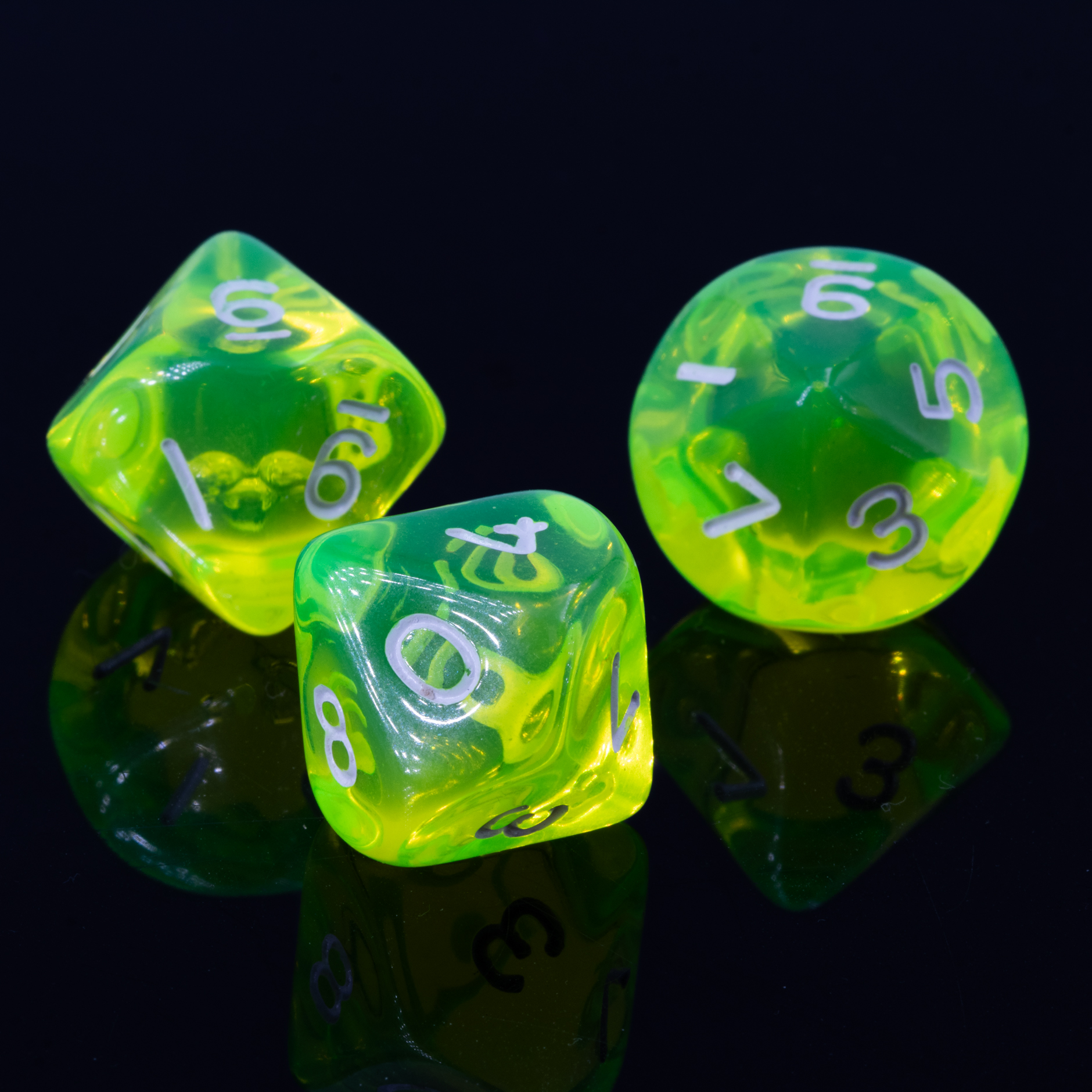 W10 Würfel in neon gelb / weiß Transparent