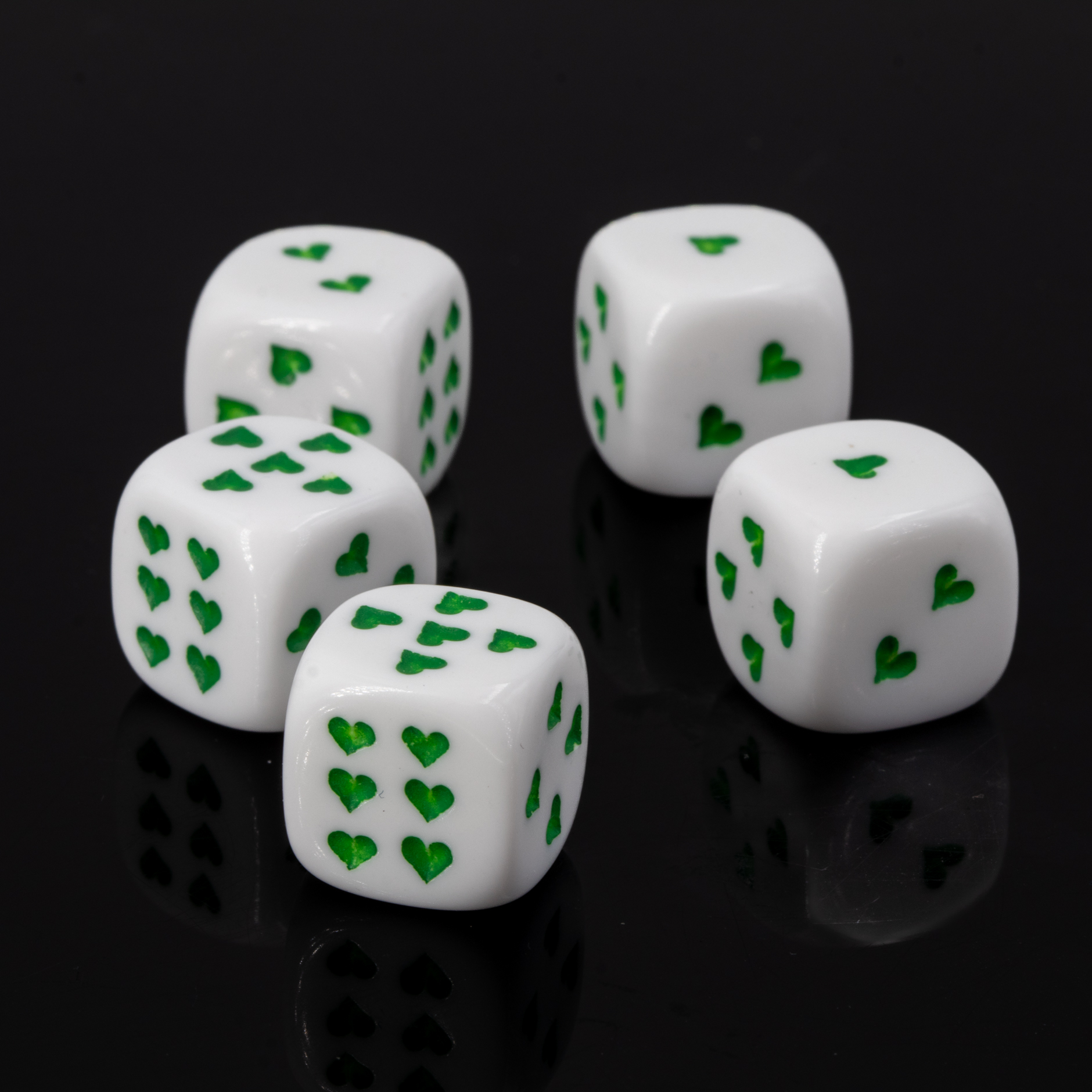 Herz Würfel in weiss / grün Satt