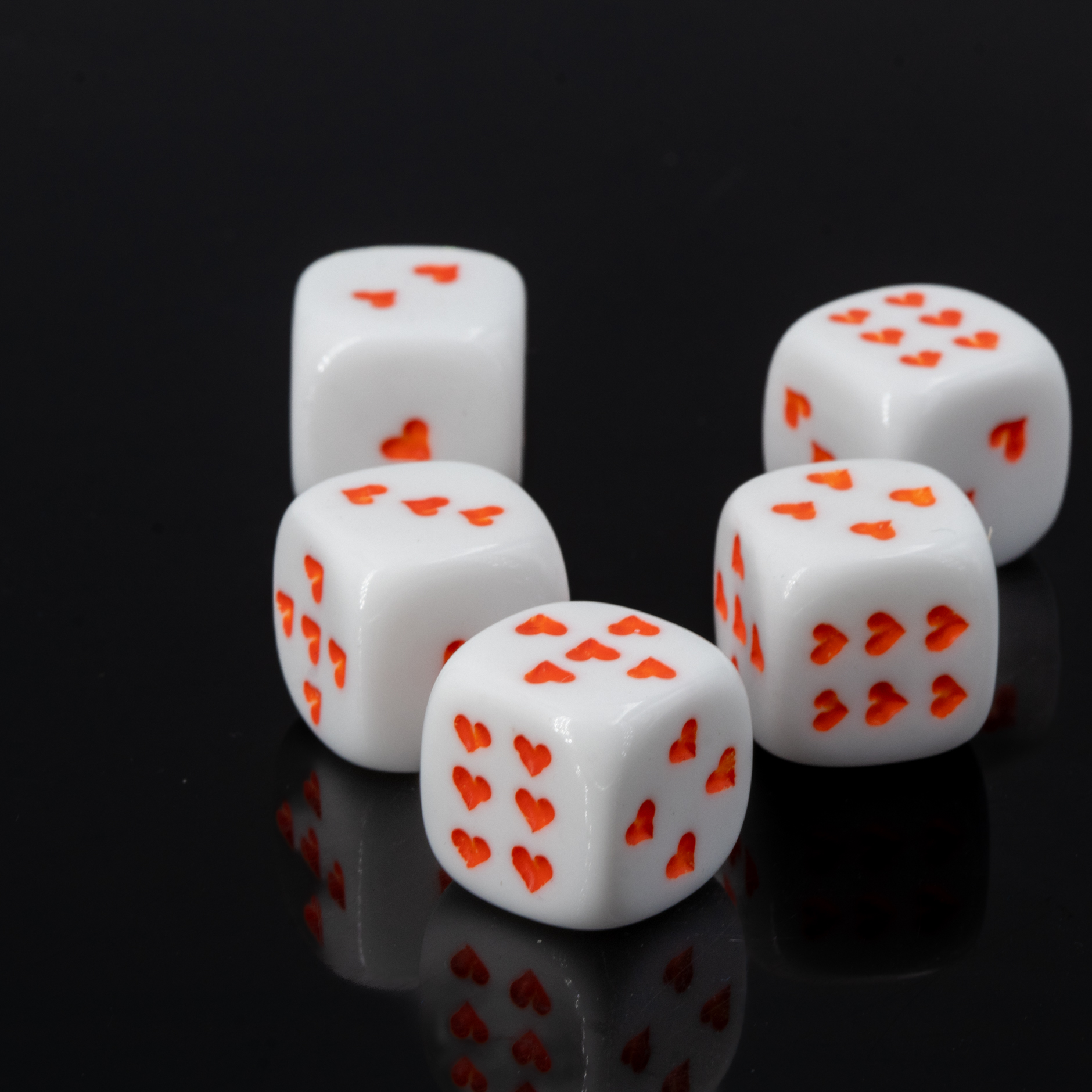 Herz Würfel in weiss / orange Satt