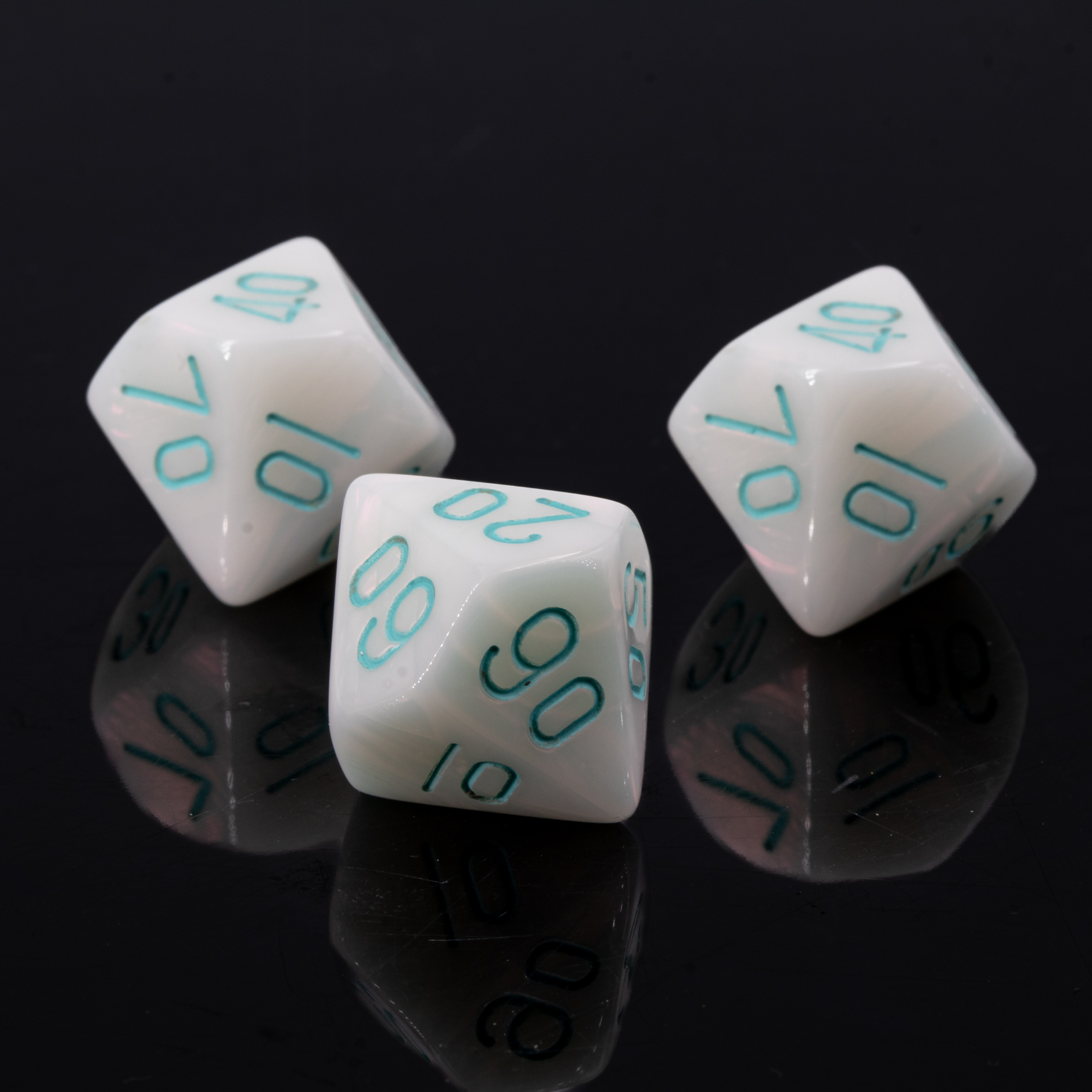 W% Würfel in weiß / türkis Seide