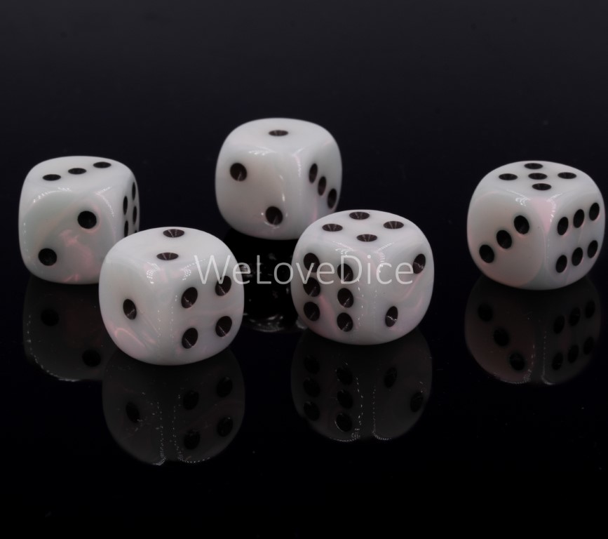 20mm Würfel in weiß / schwarz Seide