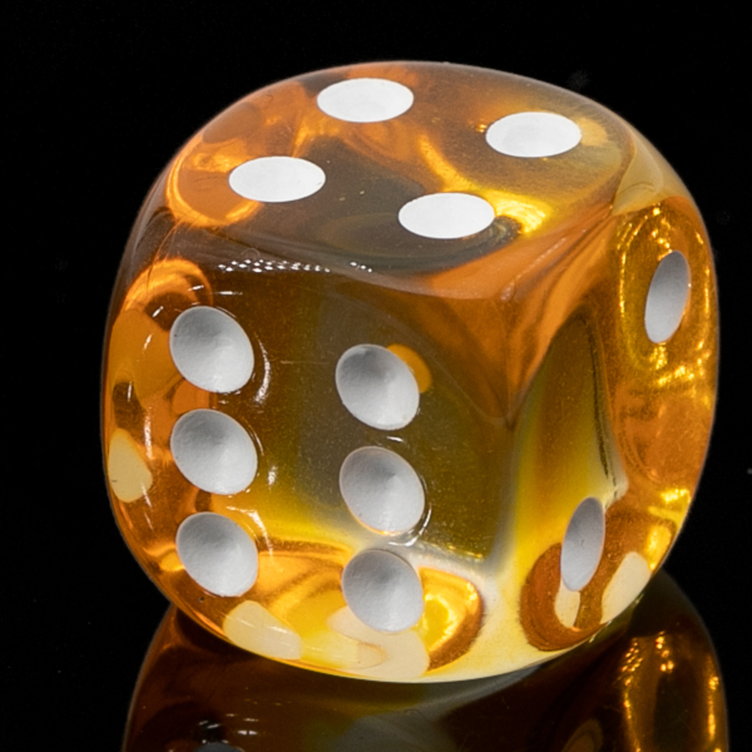 16mm Würfel in kristall orange  / weiß 2-Ton