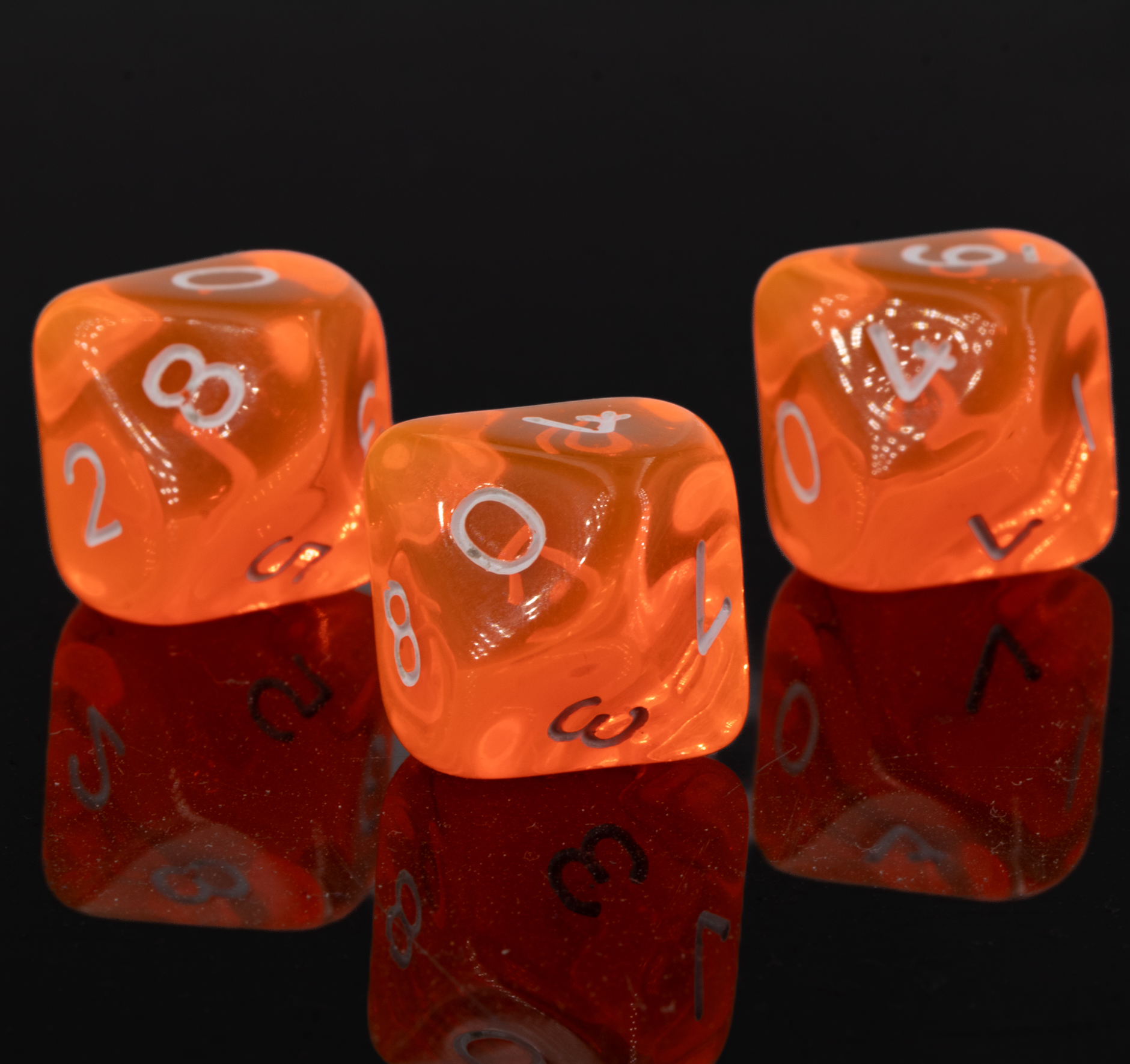 W10 Würfel in neon orange / weiß Transparent