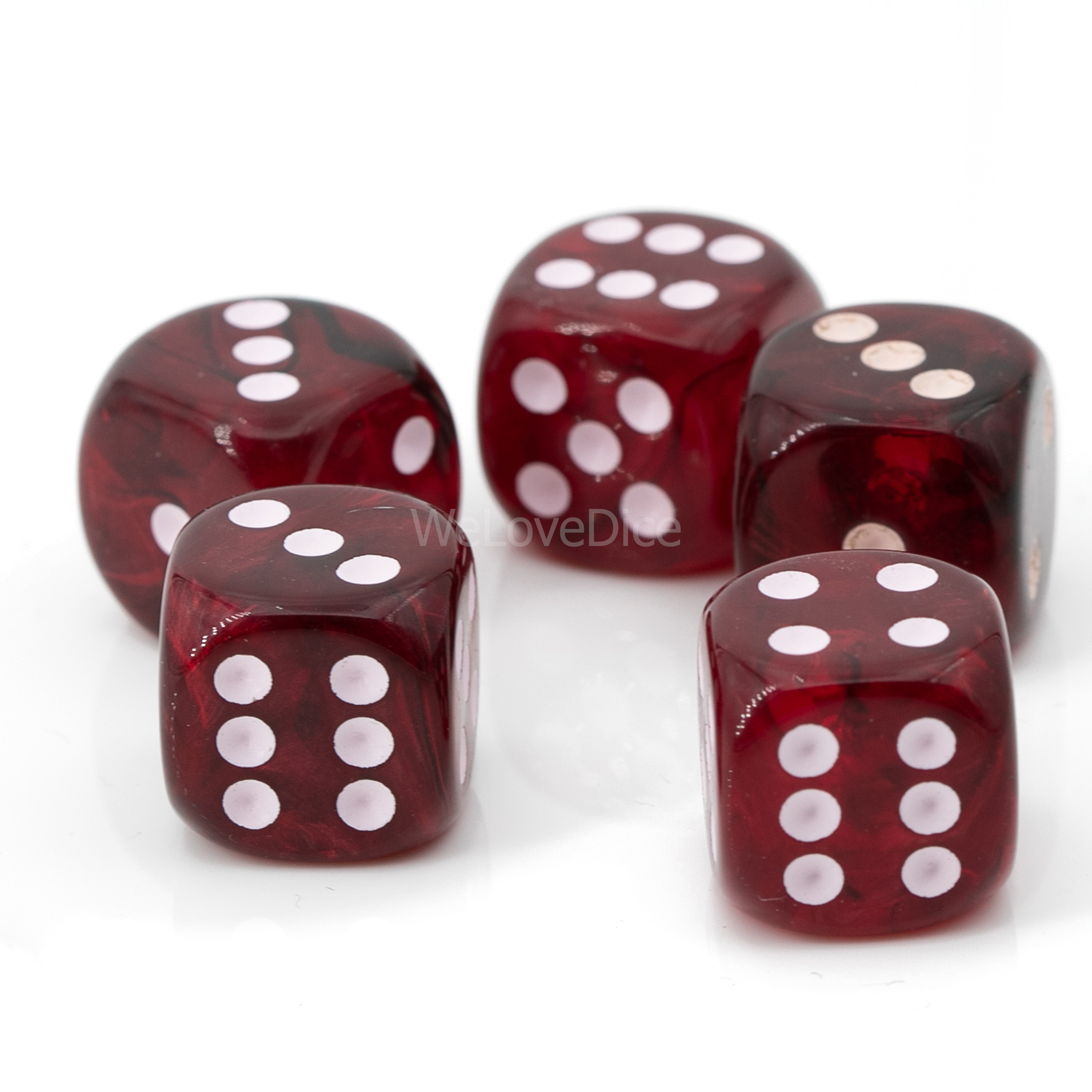 16mm Würfel in blutrot / weiß Seide