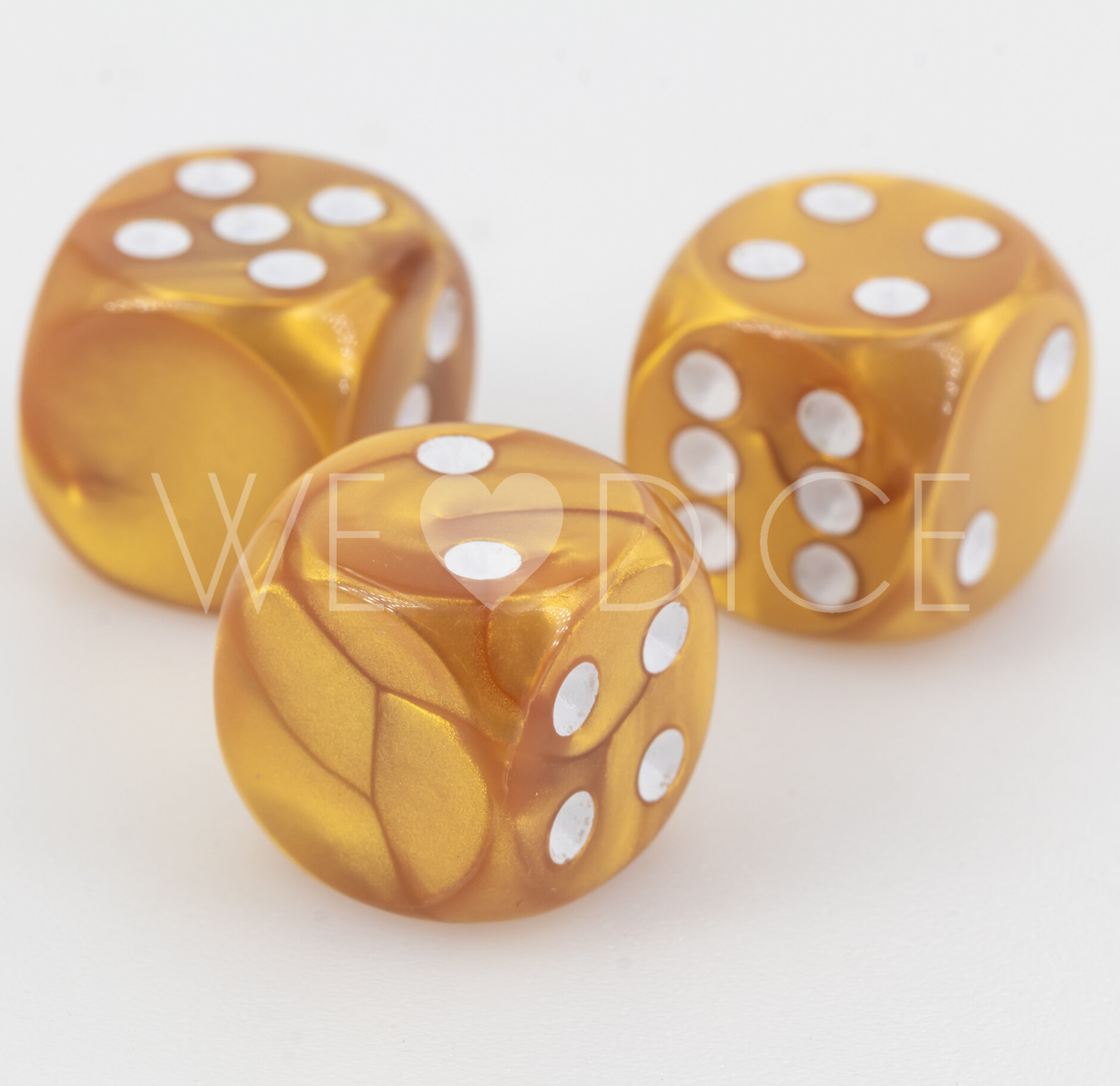 16mm Würfel in goldgelb / weiss Seide ohne "1"