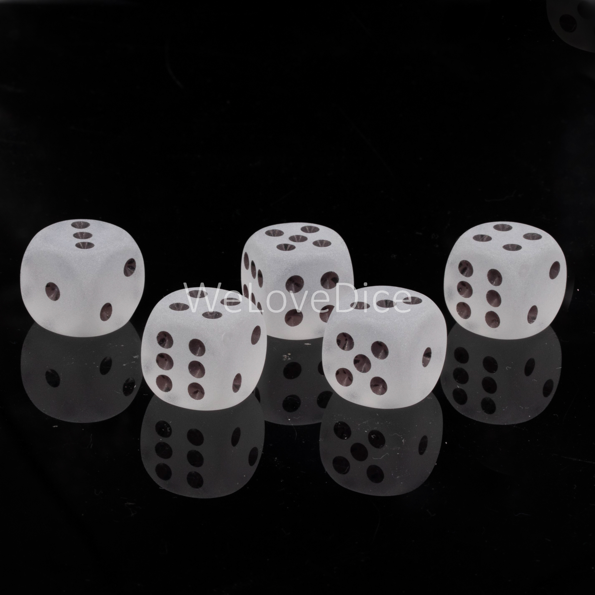 16mm Würfel in glasklar matt / schwarz Transparent