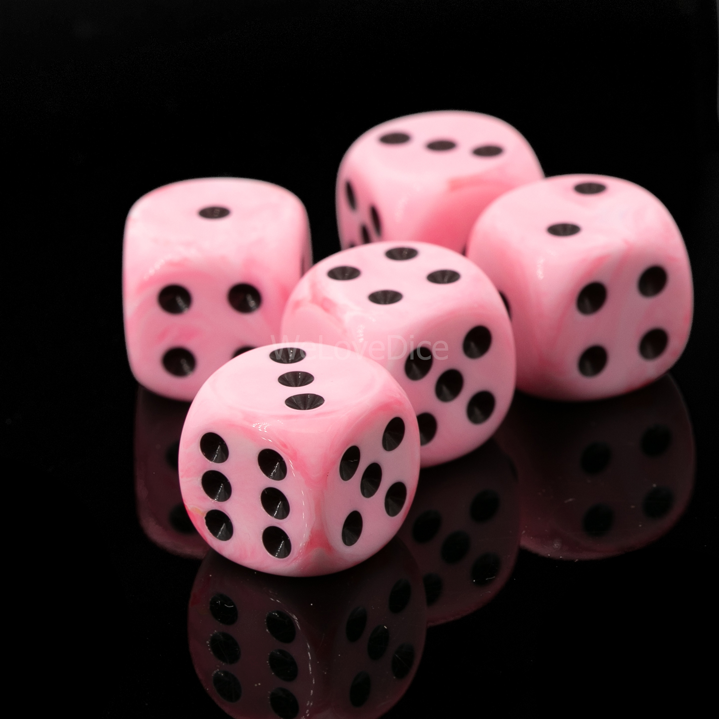 12mm Würfel in ice cream pink / schwarz Marmor