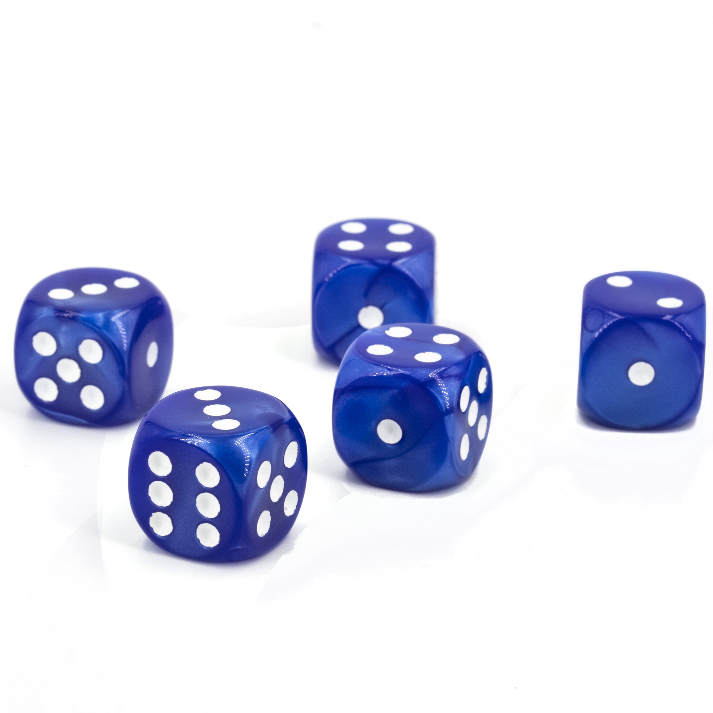 10mm Würfel in blau / weiß Seide