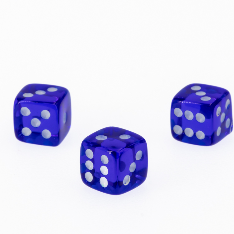 7mm Würfel in dunkelblau / weiß Transparent
