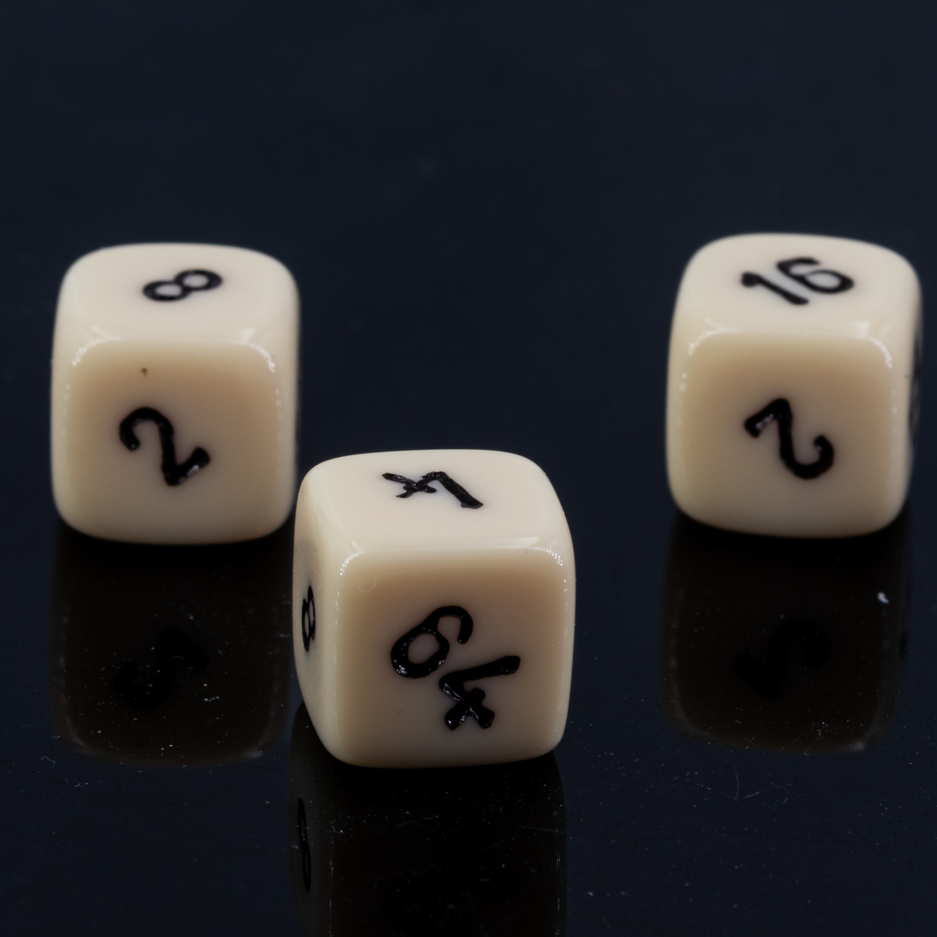 10mm Verdopplungs-Würfel in elfenbein / schwarz satt